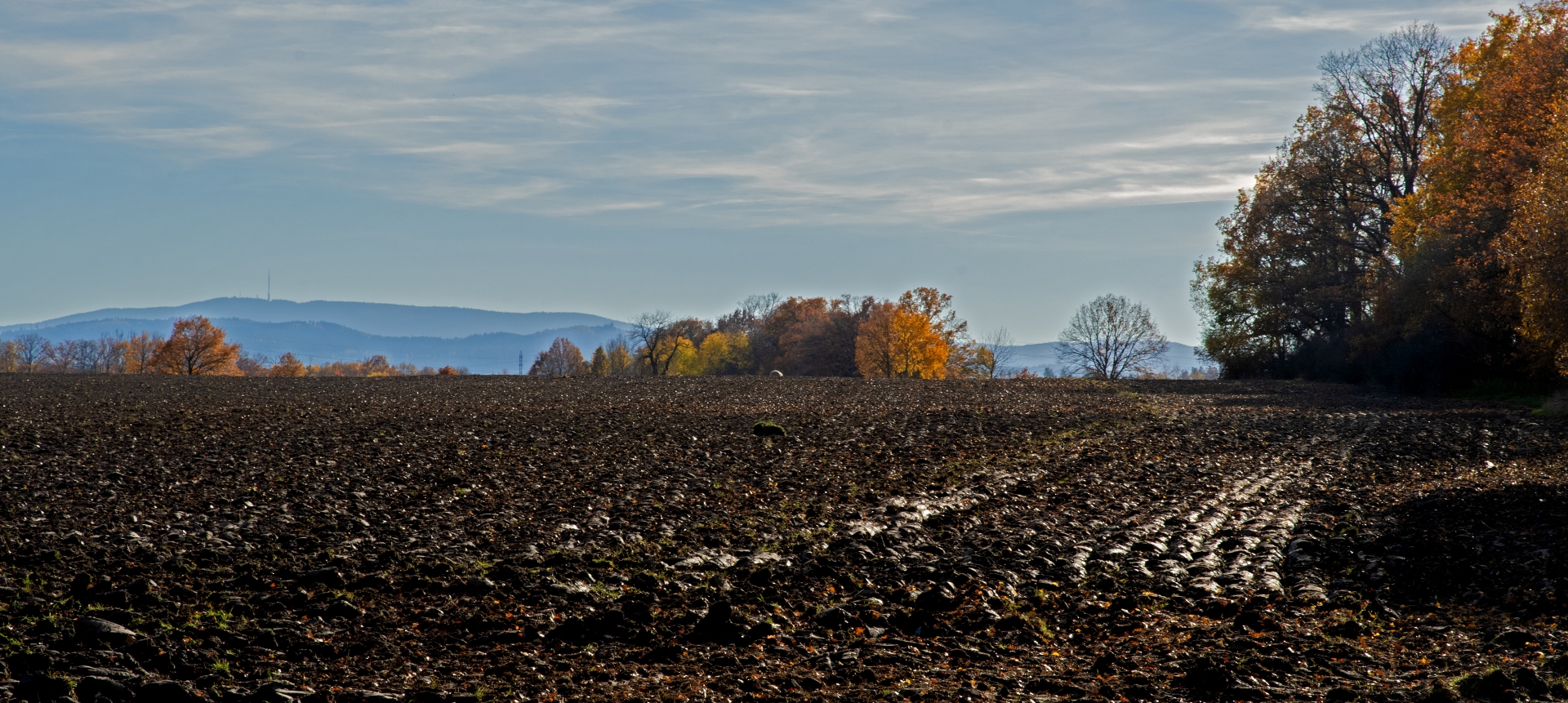 Podzimní krajina s Kletí